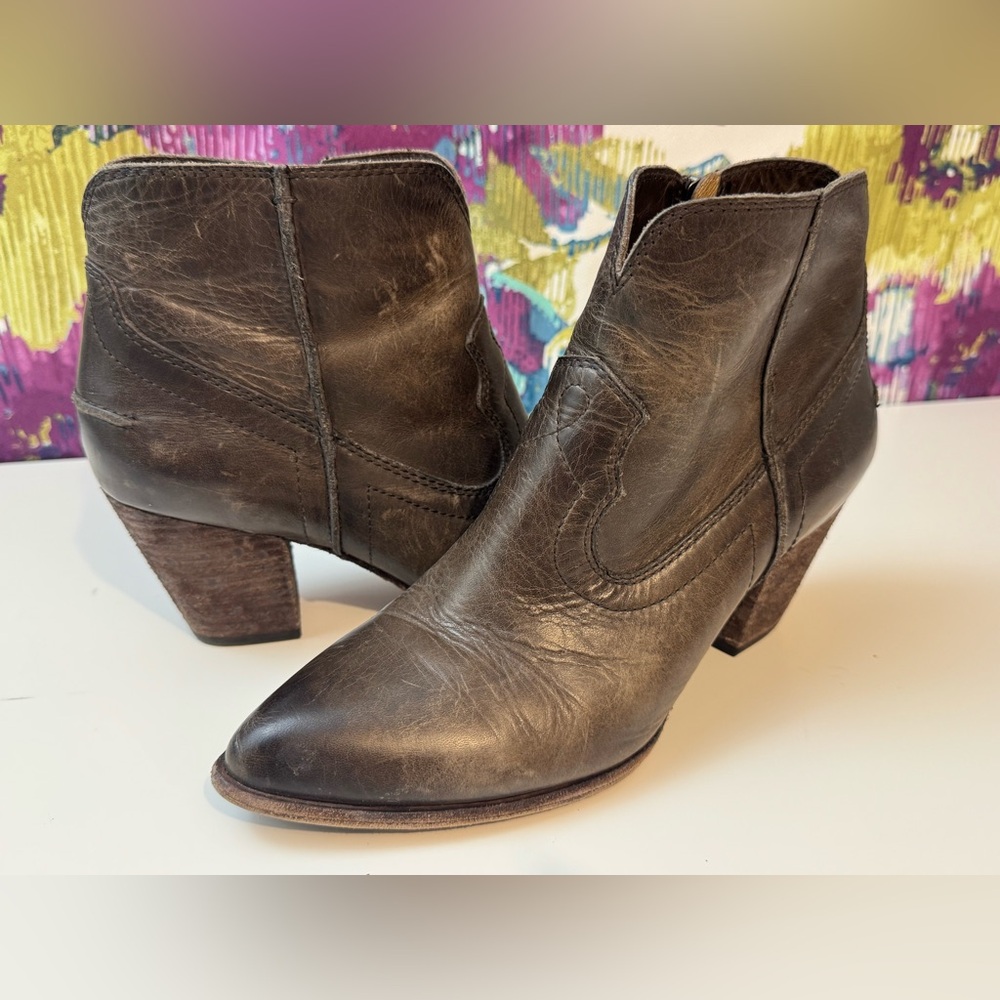 Women’s Frye ankle boots size 8
